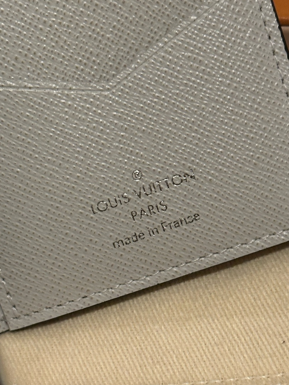 Louis Vuitton Taigarama Pocket Organizer - Picture 6 of 7